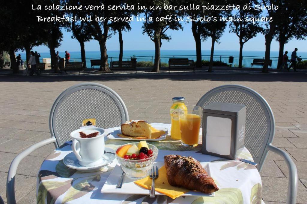 Amare Sirolo Bed & Breakfast Bagian luar foto
