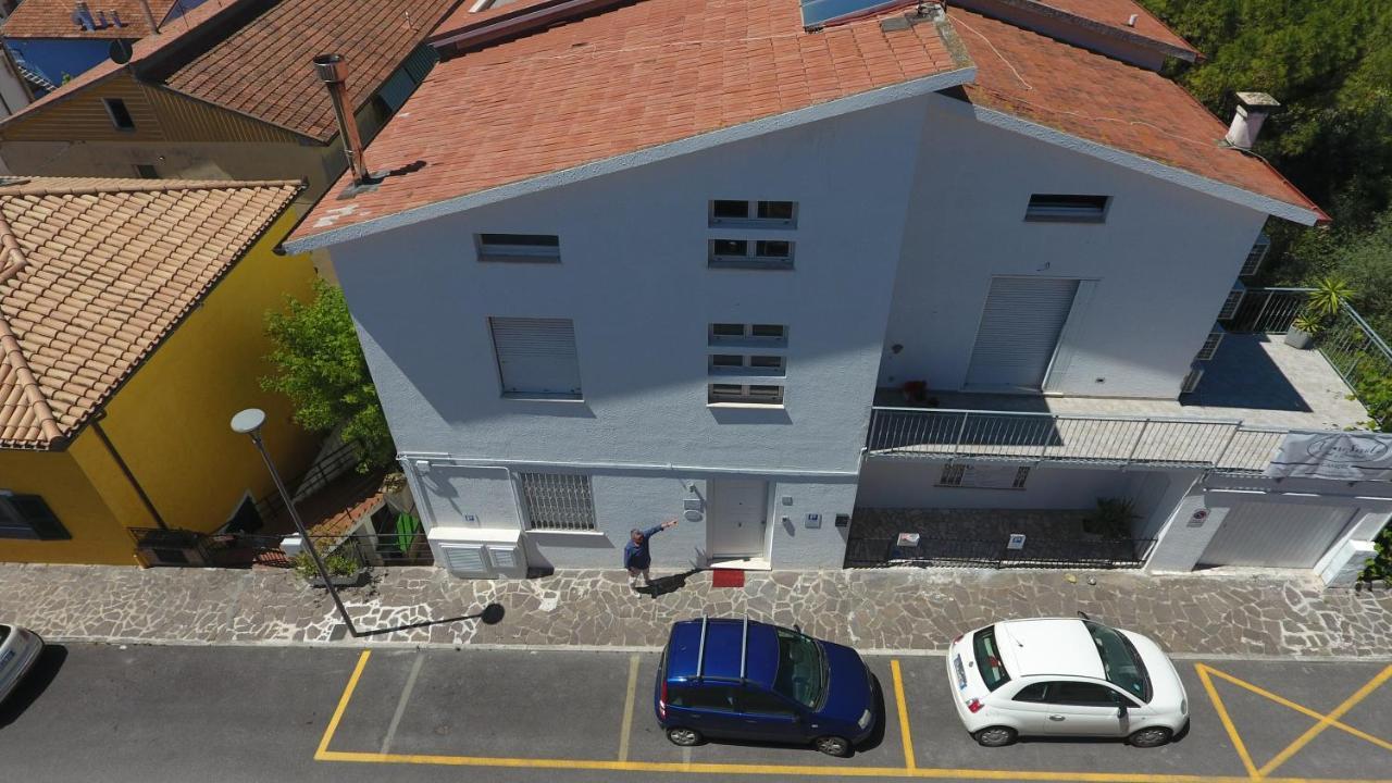 Amare Sirolo Bed & Breakfast Bagian luar foto